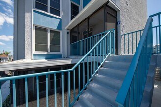 171 Medallion Blvd in Madeira Beach, FL - Building Photo - Building Photo