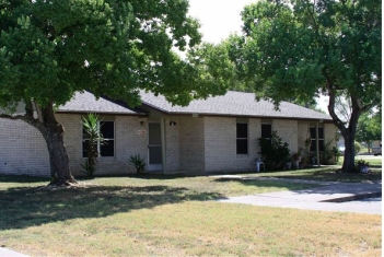 Meadow Park Village Apartments in Lockhart, TX - Building Photo - Building Photo