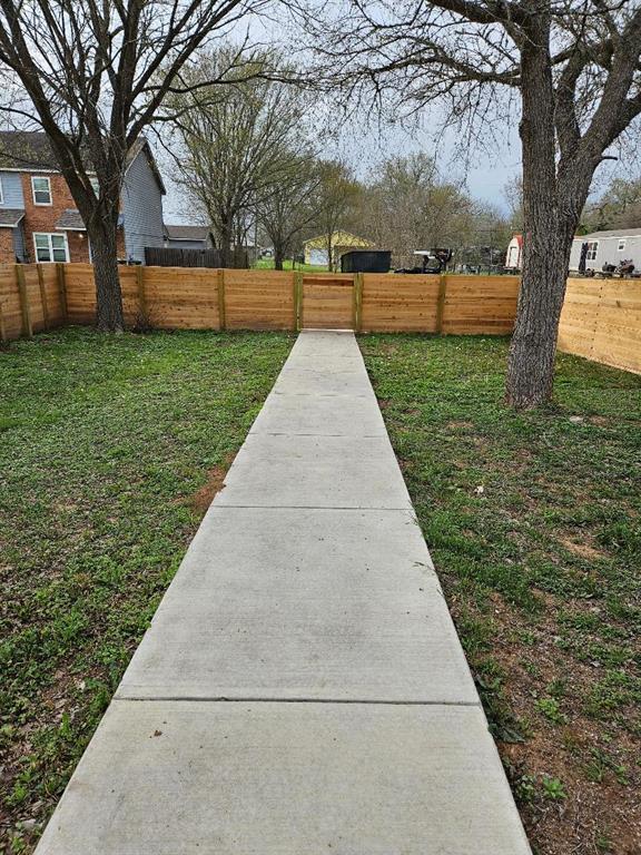 305 Anderson St in Smithville, TX - Building Photo - Building Photo