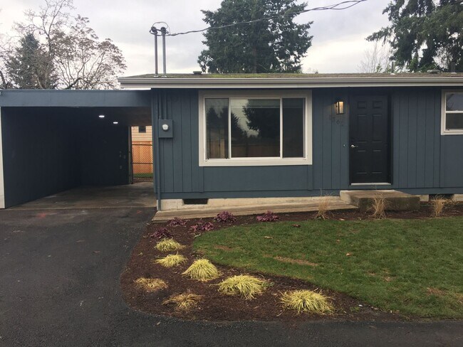 1361-1363 Lanson Ln in Eugene, OR - Building Photo - Building Photo