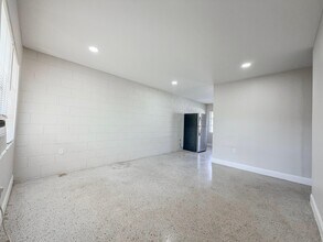 703 N 25th St in Fort Pierce, FL - Building Photo - Building Photo