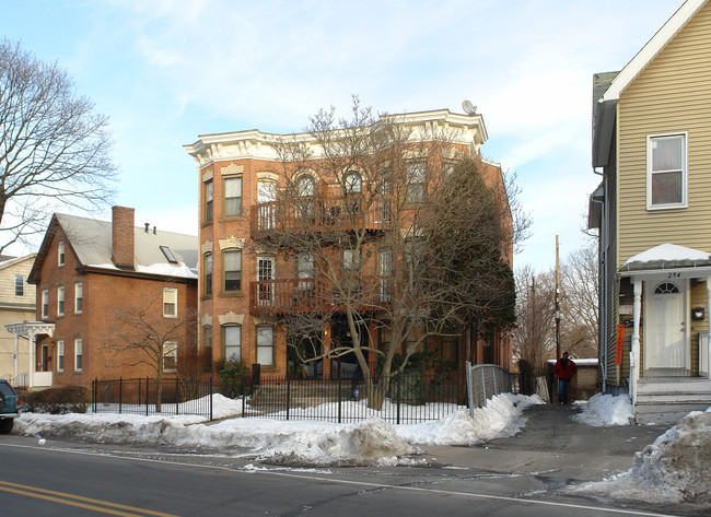 288-290 Maple Ave in Hartford, CT - Building Photo - Building Photo