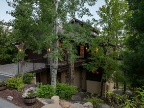 587 Fallen Leaf Way in Incline Village, NV - Building Photo - Building Photo