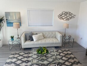 8637 Olin St, Unit 1 in Los Angeles, CA - Building Photo - Building Photo