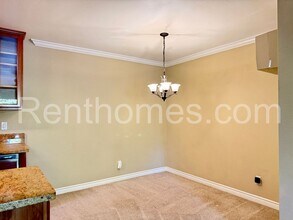 9929 Azuaga St in San Diego, CA - Foto de edificio - Building Photo