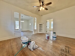 726 Porter St in San Antonio, TX - Building Photo - Building Photo