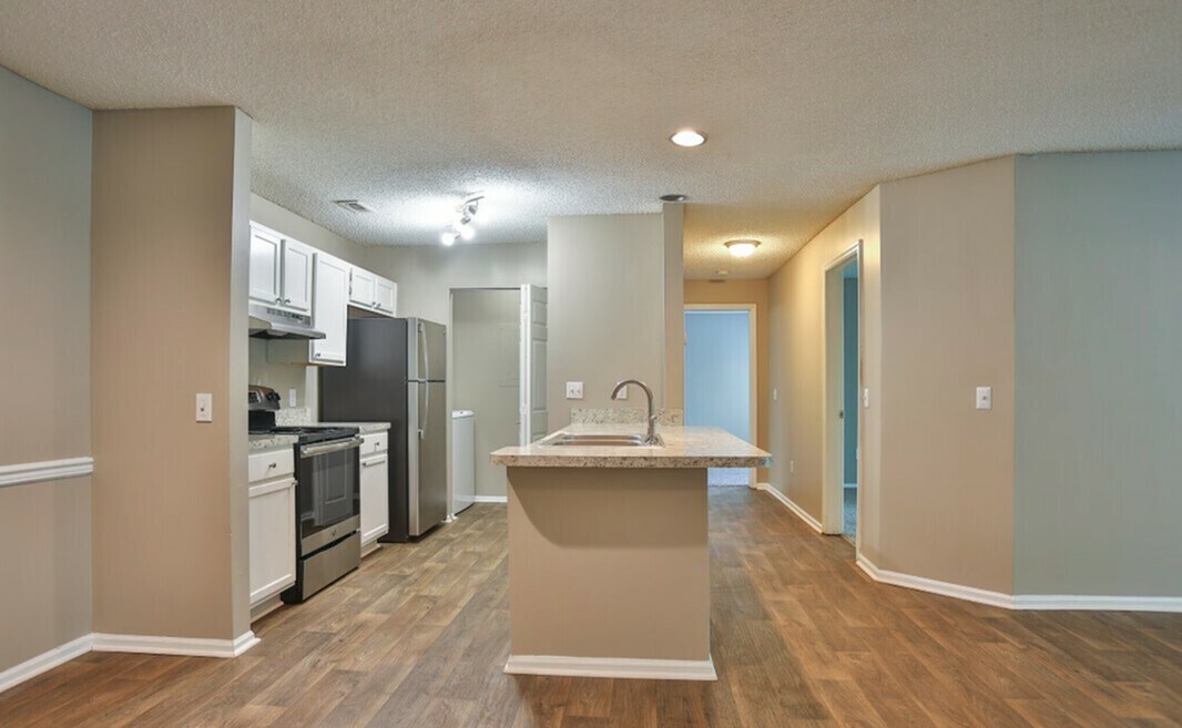 322 Caledon Ct in Greenville, SC - Building Photo