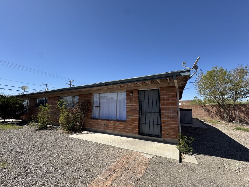 103 E Alturas St in Tucson, AZ - Building Photo