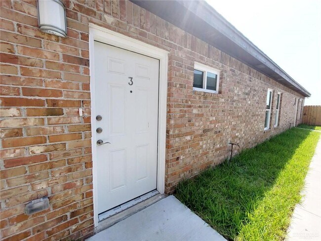 1809 Cari Nicole Ave in Edinburg, TX - Building Photo - Building Photo