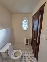 328 N Milwaukee Ave, Unit C in Libertyville, IL - Foto de edificio - Building Photo
