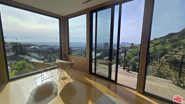 9300 Warbler Way in Los Angeles, CA - Building Photo - Building Photo