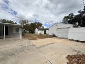 36832 Wilmington Rd in Fruitland Park, FL - Building Photo