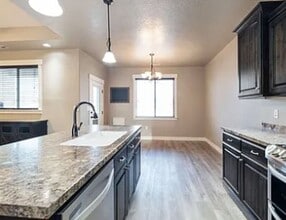 3727 250 E in Enoch, UT - Building Photo - Building Photo