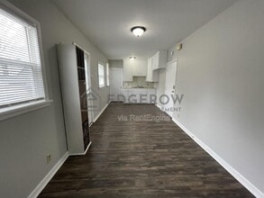 114 Strong Ave in Muskegon, MI - Building Photo - Building Photo