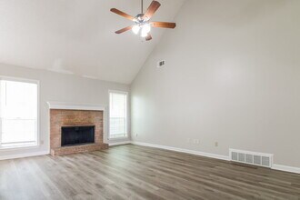 8538 Overcup Oaks Dr in Memphis, TN - Building Photo - Building Photo