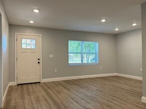 5032 Welborn Rd in Jacksonville, FL - Building Photo - Building Photo