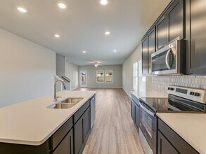 109 Capella Wy in Hutto, TX - Foto de edificio - Building Photo