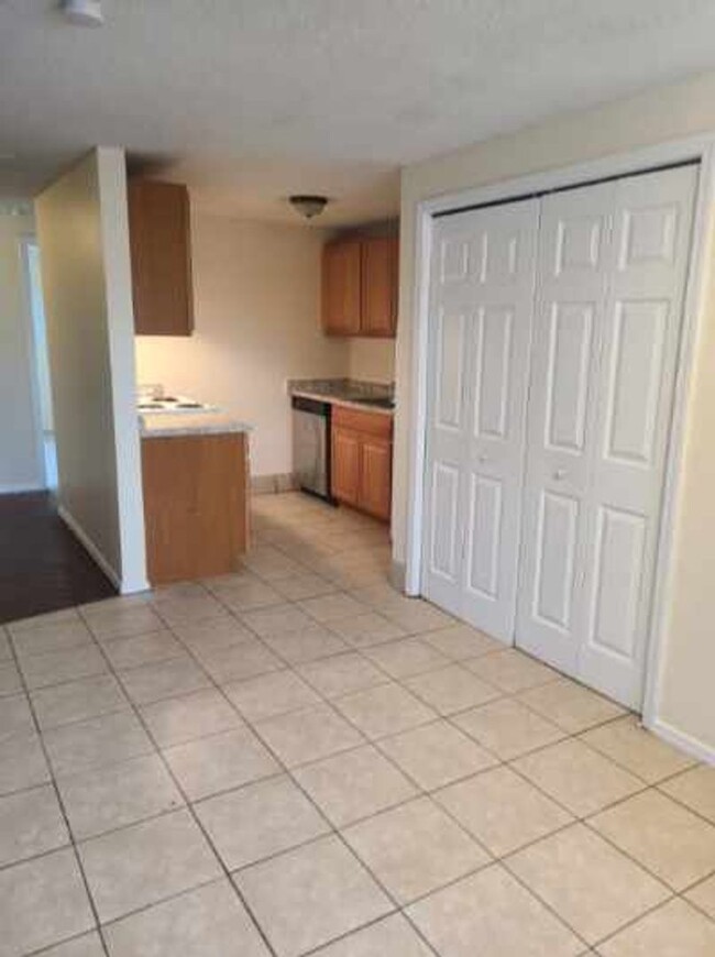 property at 1006 N Cleveland St