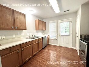 6522 Point Comfort Ln in Charlotte, NC - Building Photo - Building Photo