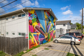 The Yellowstone Apartments in Houston, TX - Building Photo - Building Photo