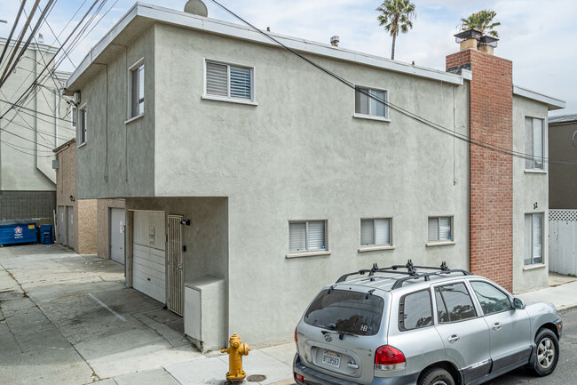 12 Argonne Ave in Long Beach, CA - Building Photo - Building Photo