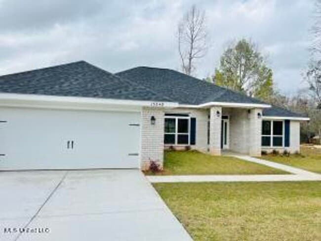 property at 15349 Lakeview Ct