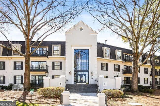 property at 1202 Pine Heights Dr NE