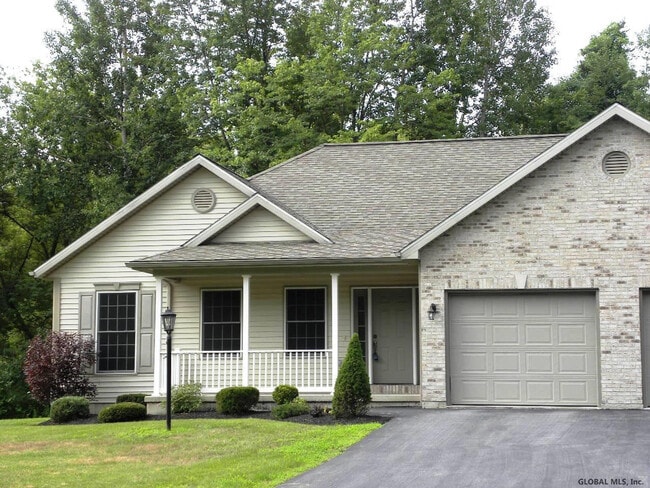 2 Red Maple Ln
