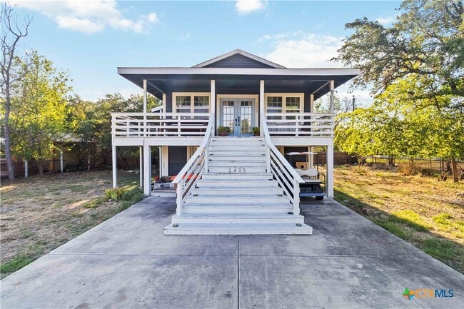property at 2495 Lakeshore Dr