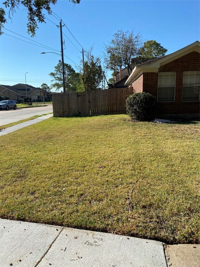 6303 Southwood Ct S in Houston, TX - Building Photo - Building Photo