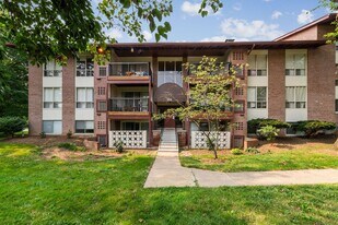 212 Park Terrace Ct SE in Vienna, VA - Building Photo