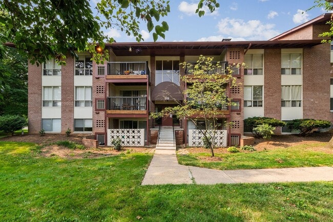 property at 212 Park Terrace Ct SE