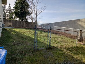 127 NE 164th St in Shoreline, WA - Building Photo - Building Photo