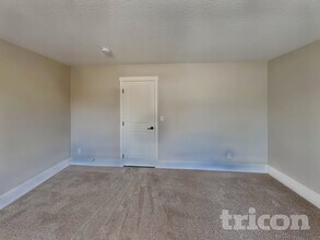 31020 SW Boones Ferry Rd in Wilsonville, OR - Building Photo - Building Photo