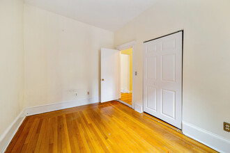 137 Peterborough St, Unit 3 in Boston, MA - Building Photo - Building Photo