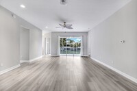 6031 Jonathans Bay Cir in Ft. Myers, FL - Foto de edificio - Building Photo