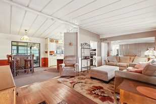 163 Buchanan Cir in Satsuma, FL - Building Photo