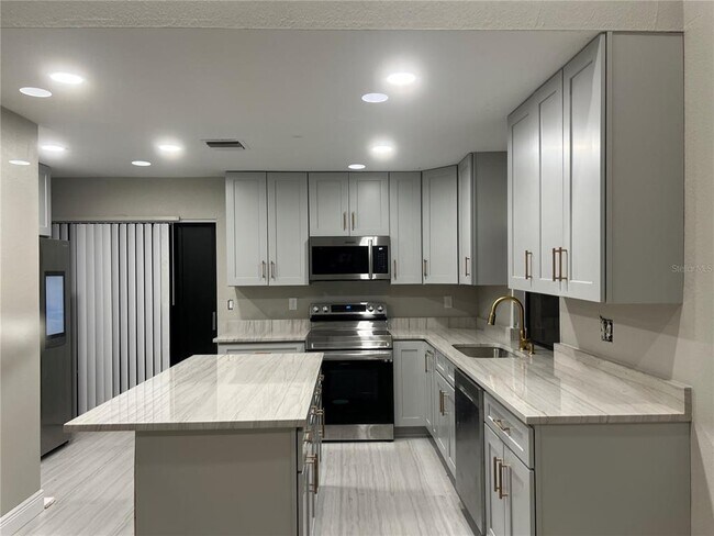 6673 Doubletrace Ln in Orlando, FL - Building Photo - Building Photo