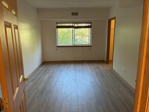 927 Elderberry Cir, Unit Unit 207 in Naperville, IL - Building Photo - Building Photo