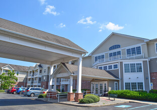 Birchwood at Hopewell (55+) Community in Pennington, NJ - Foto de edificio - Building Photo