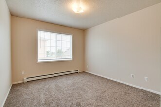 Courtyard Apartments on Belsly in Moorhead, MN - Foto de edificio - Building Photo