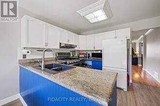 117 Beechfern Dr in Ottawa, ON - Building Photo - Building Photo