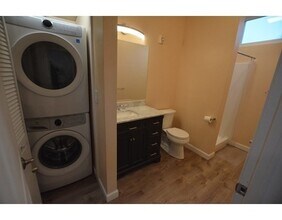 536 Columbian St-Unit -rear in Weymouth, MA - Building Photo - Building Photo