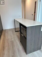 395 Square One Dr in Mississauga, ON - Building Photo - Building Photo