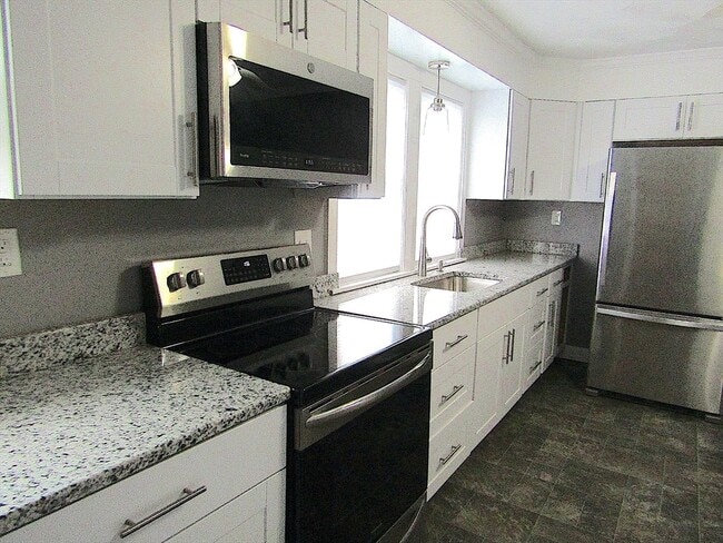 6 Woodman Rd in Worcester, MA - Building Photo - Building Photo