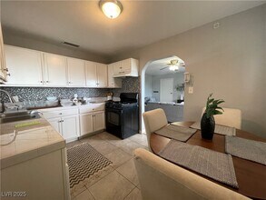 101 Beech St in Henderson, NV - Building Photo - Building Photo