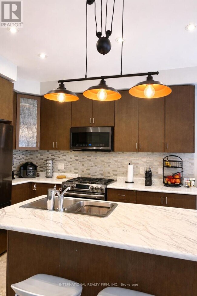 1477 Pratt Heights in Milton, ON - Building Photo - Building Photo