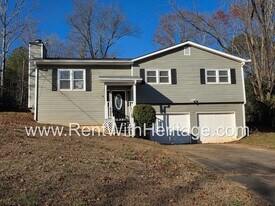 3990 N Quail Dr in Douglasville, GA - Building Photo