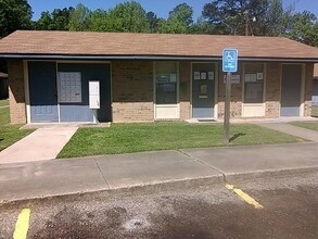 700 W Broad St in Linden, TX - Building Photo - Building Photo