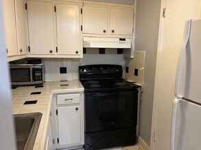 757 Houston Mill Rd NE in Atlanta, GA - Building Photo - Building Photo